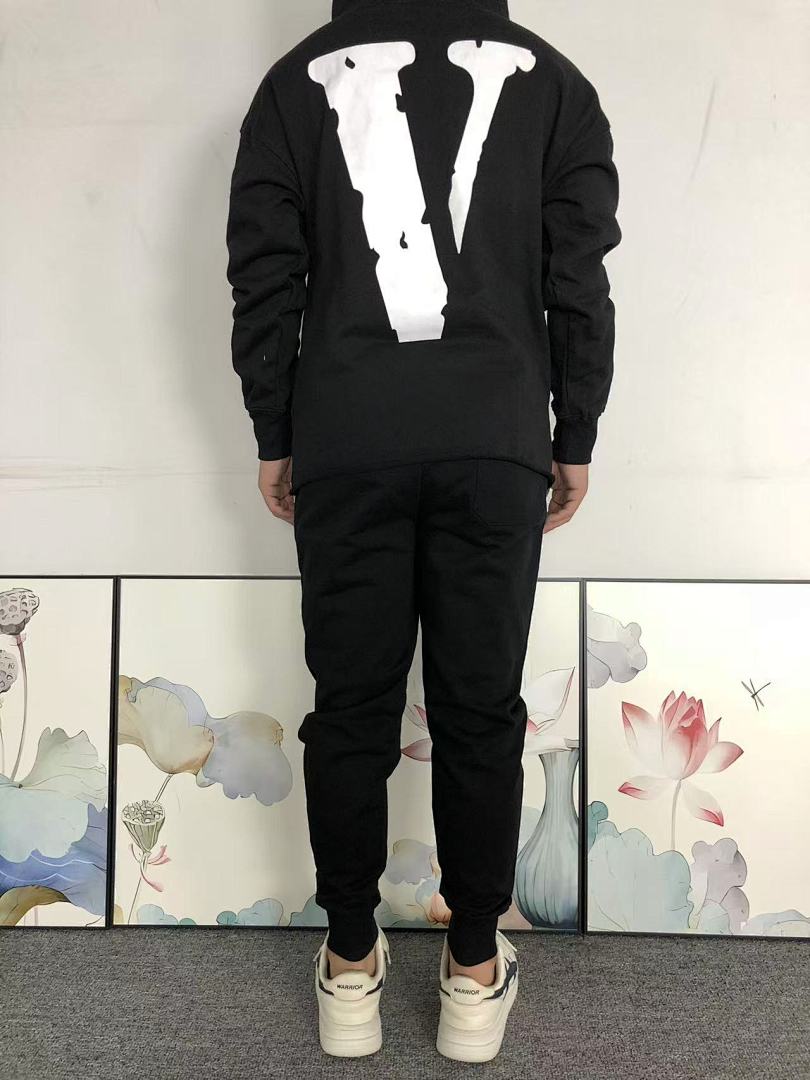 On Running 118 VLONE HOODIE 510115491 (Im 170Cm 60Kg I Wear Size S In The Phot) - Image 4