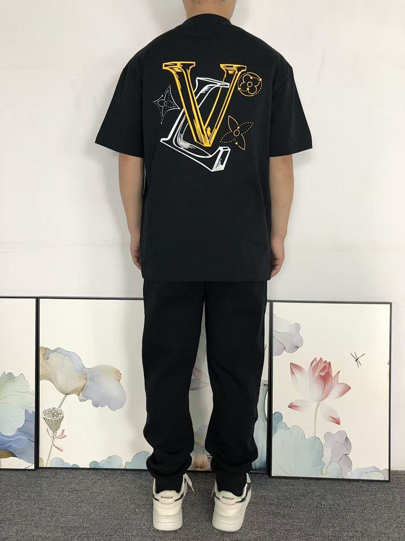 Louis Vuitton 118 L⭐ T-SHIRT 5111401147 (Im 170Cm 60Kg I Wear Size M In The Phot) - Image 4