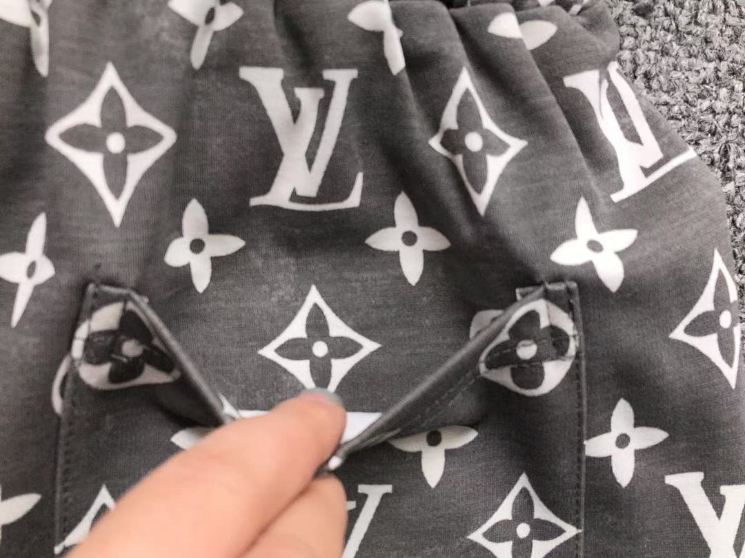 Louis Vuitton 138 L⭐ SHORTS T-SHIRT - Image 33