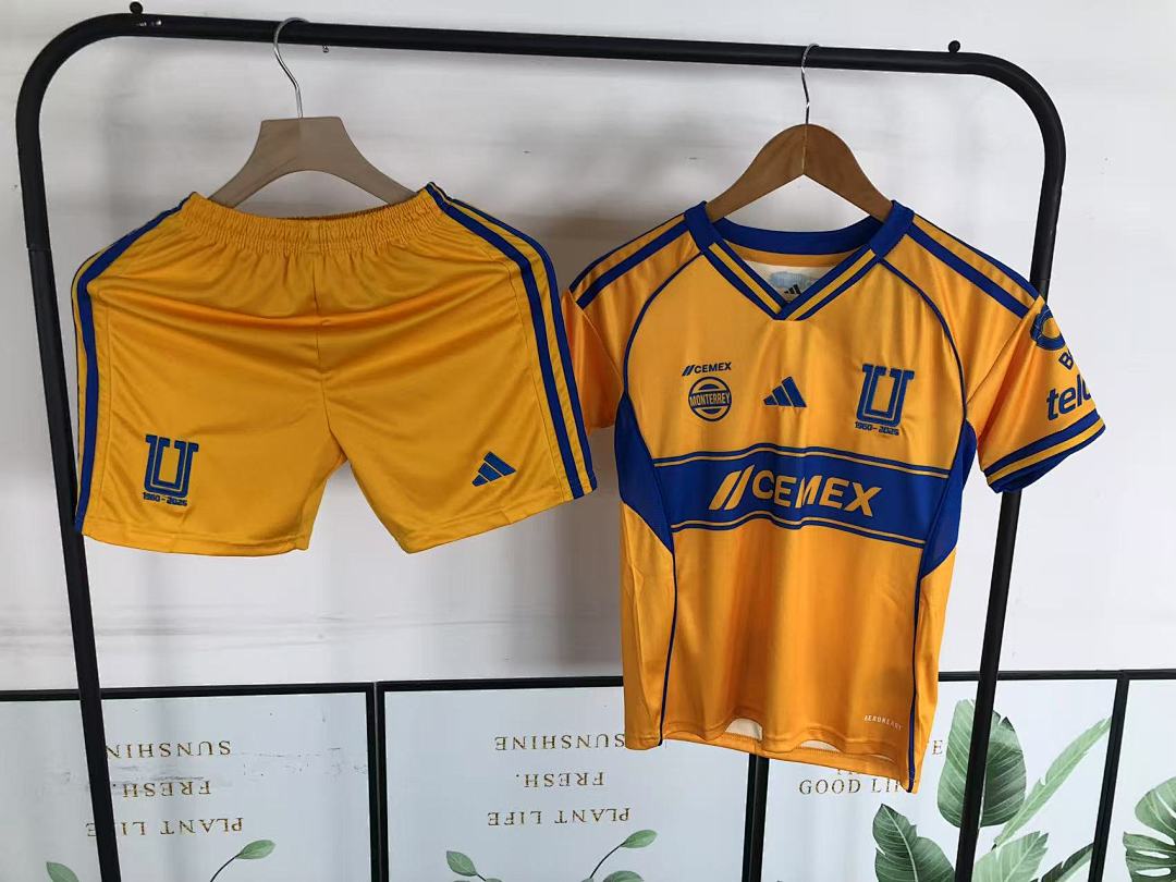 Chanel 68 FOOTBALL T-SHIRT SHORTS - Image 35