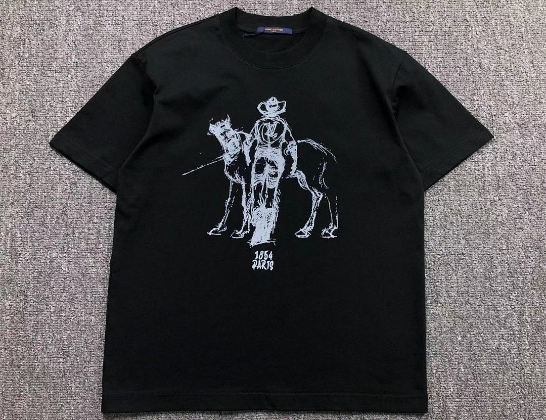 Louis Vuitton 108 L⭐ T-SHIRT 411132121 (Im 170Cm 57Kg I Wear Size M In The Phot) - Image 7