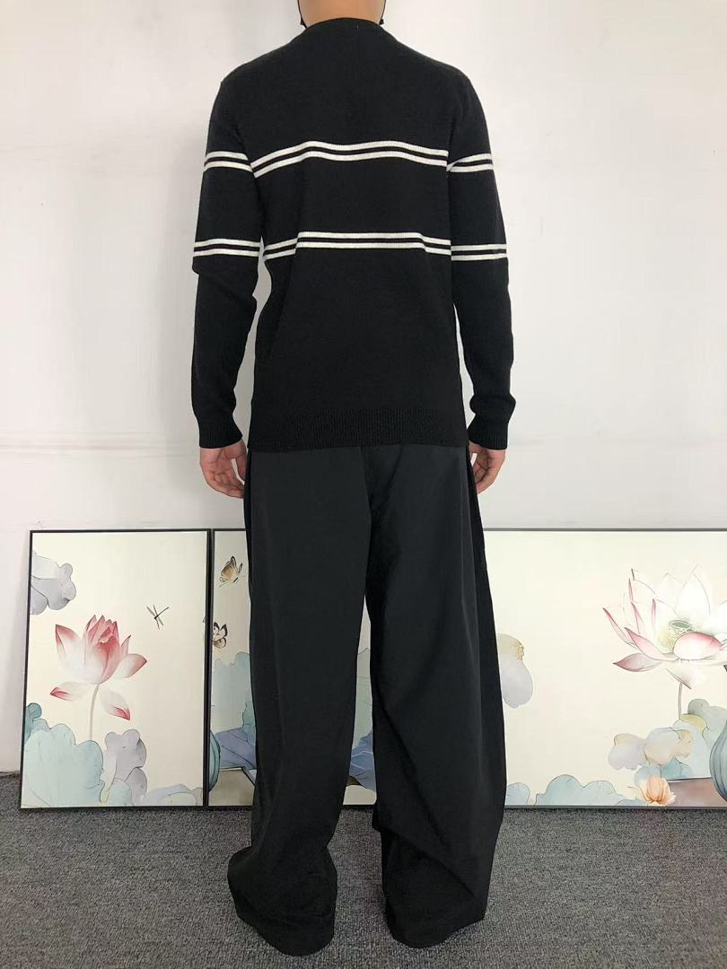 Versace 208 V⭐⭐SA⭐E SWEATER 3108132621 (Im 170Cm 60Kg I Wear Size L In The Phot) - Image 4