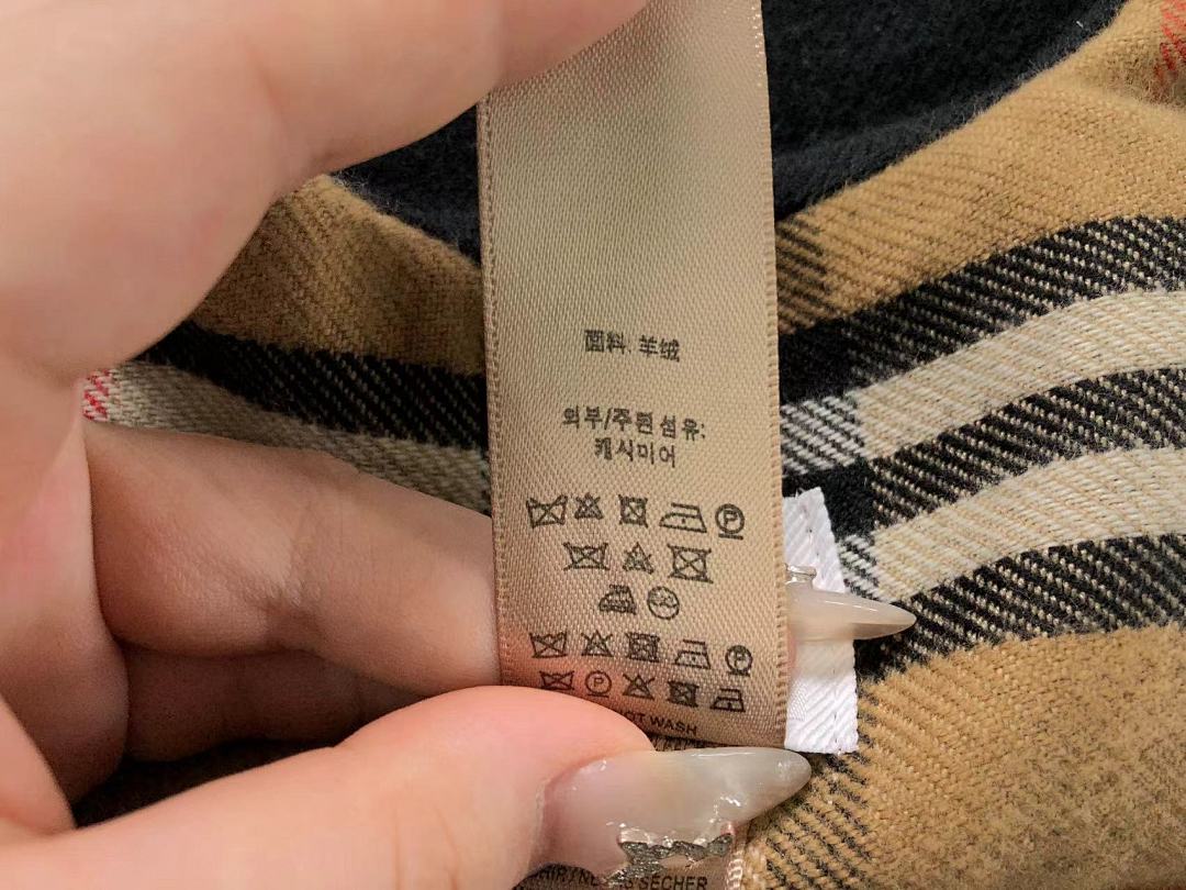 Burberry 135 B⭐R⭐E⭐RY SHAWL 5102412 (Long 154CM* Wide 135CM) - Image 15