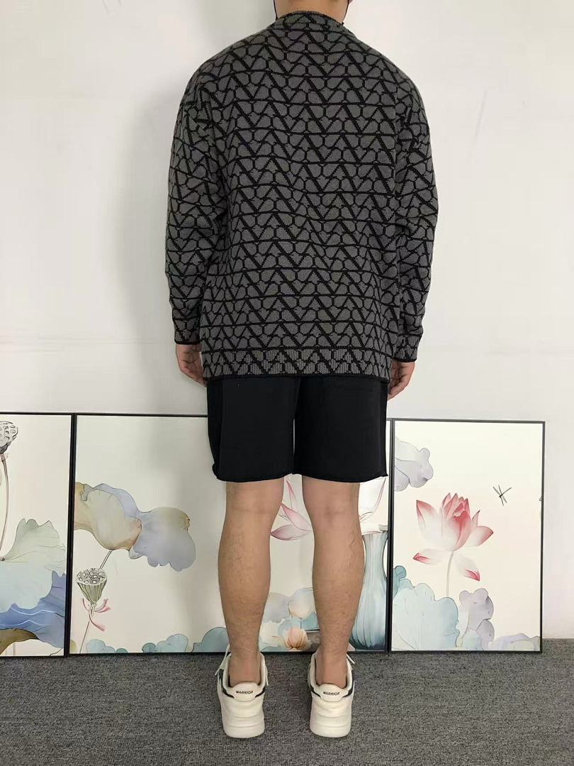 Valentino 158 VALENTINO SWEATER 41101321146 (Im 170Cm 60Kg I Wear Size M In The Phot) - Image 4