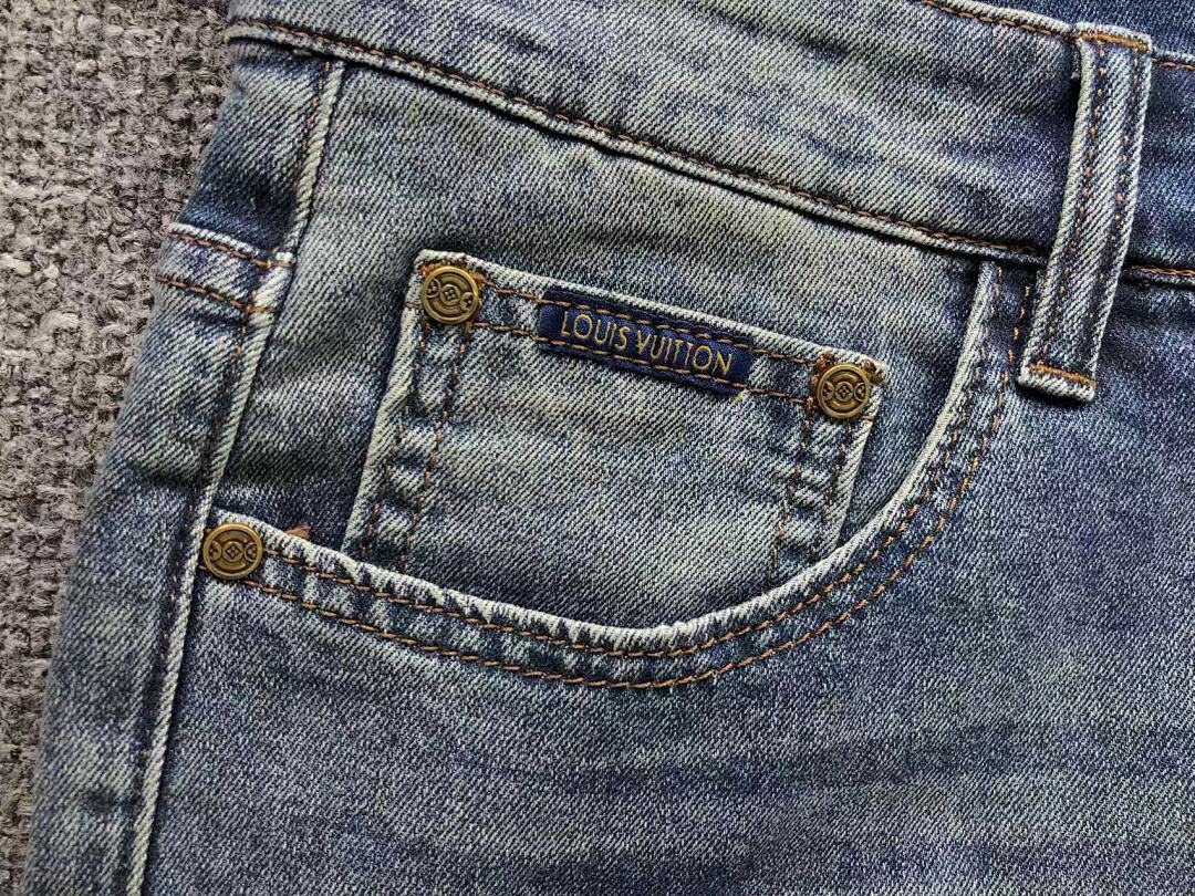 Louis Vuitton 215 L⭐ - Image 12
