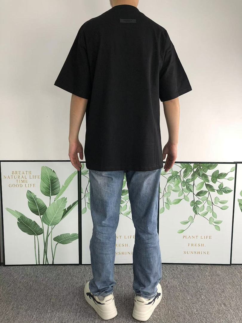 Fear of God 98 FOG T-SHIRT 412132917 (Im 170Cm 57Kg I Wear Size S In The Phot) - Image 4