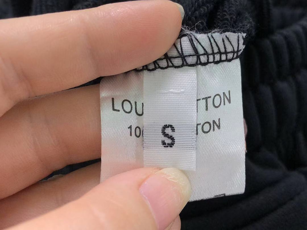 Louis Vuitton SHORTS 158 L⭐ T-SHIRT 2208020415 (Im 170Cm 60Kg I Wear Size S In The Phot) - Image 37