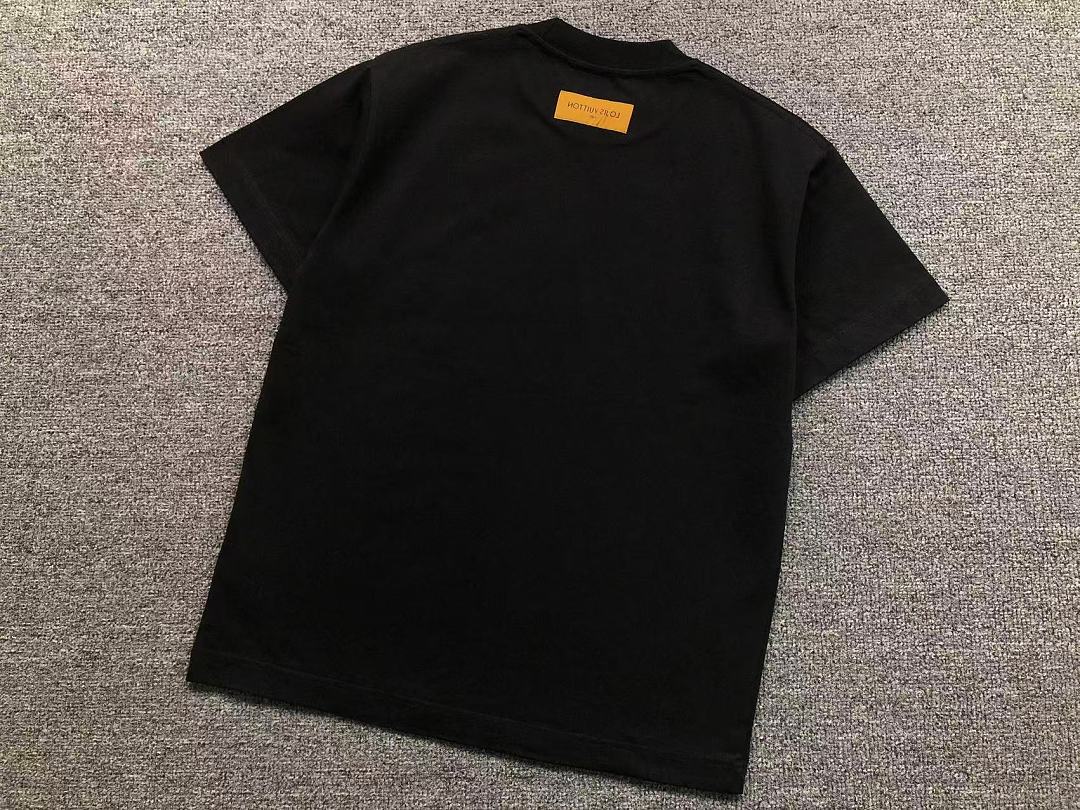 Louis Vuitton 98 L⭐ T-SHIRT 524242619 (Im 170Cm 60Kg I Wear Size M In The Phot) - Image 17