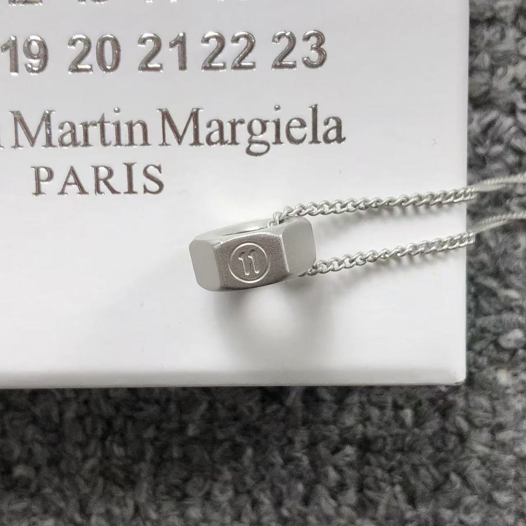 On Running 118 MAISON MARGIELA - Image 5
