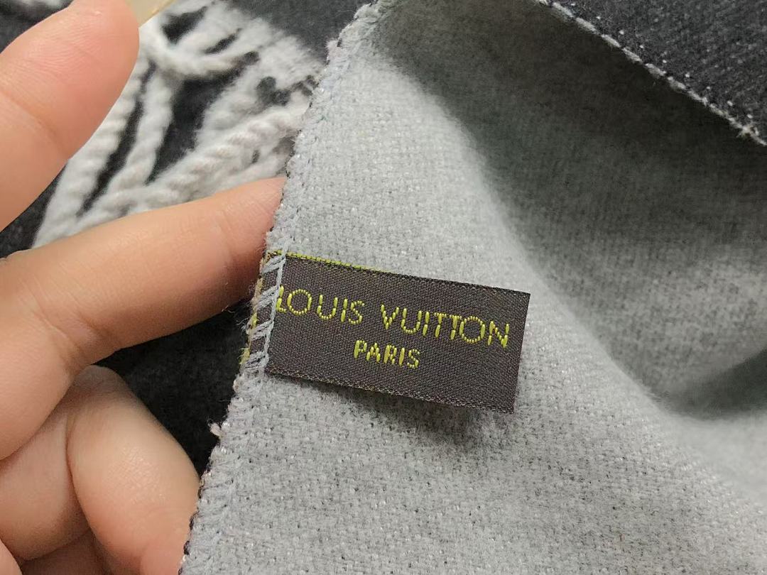 Louis Vuitton 95 L⭐ SCARF 560501102 (Long 176CM* Wide 65CM*) - Image 15