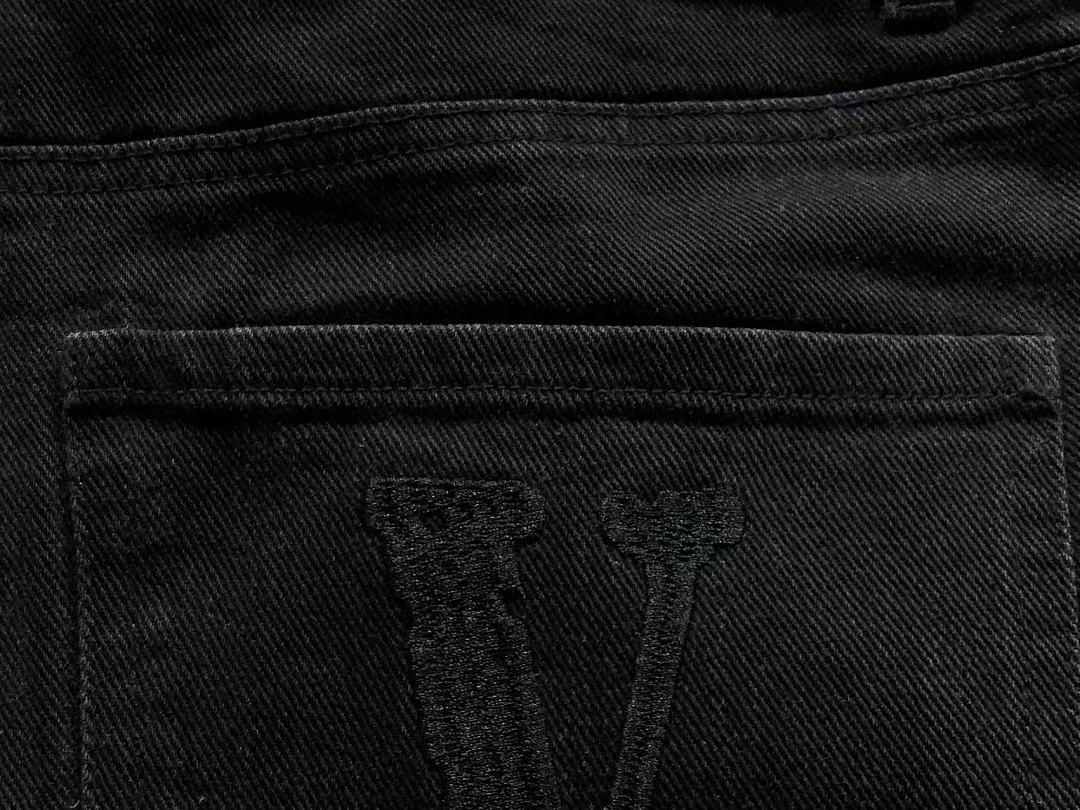 On Running 128 VLONE - Image 20