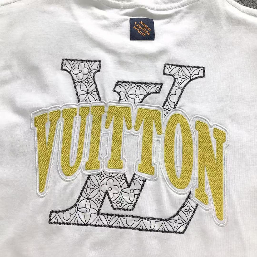 Louis Vuitton 118 L⭐ T-SHIRT 124706104 (Im 170Cm 60Kg I Wear Size S In The Phot) - Image 9