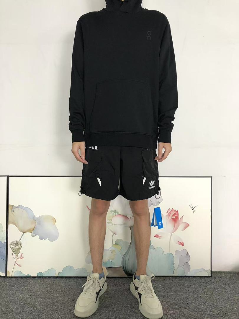 On Running 145 ON HOODIE 2206150304 (Im 170Cm 60Kg I Wear Size L In The Phot) - Image 3