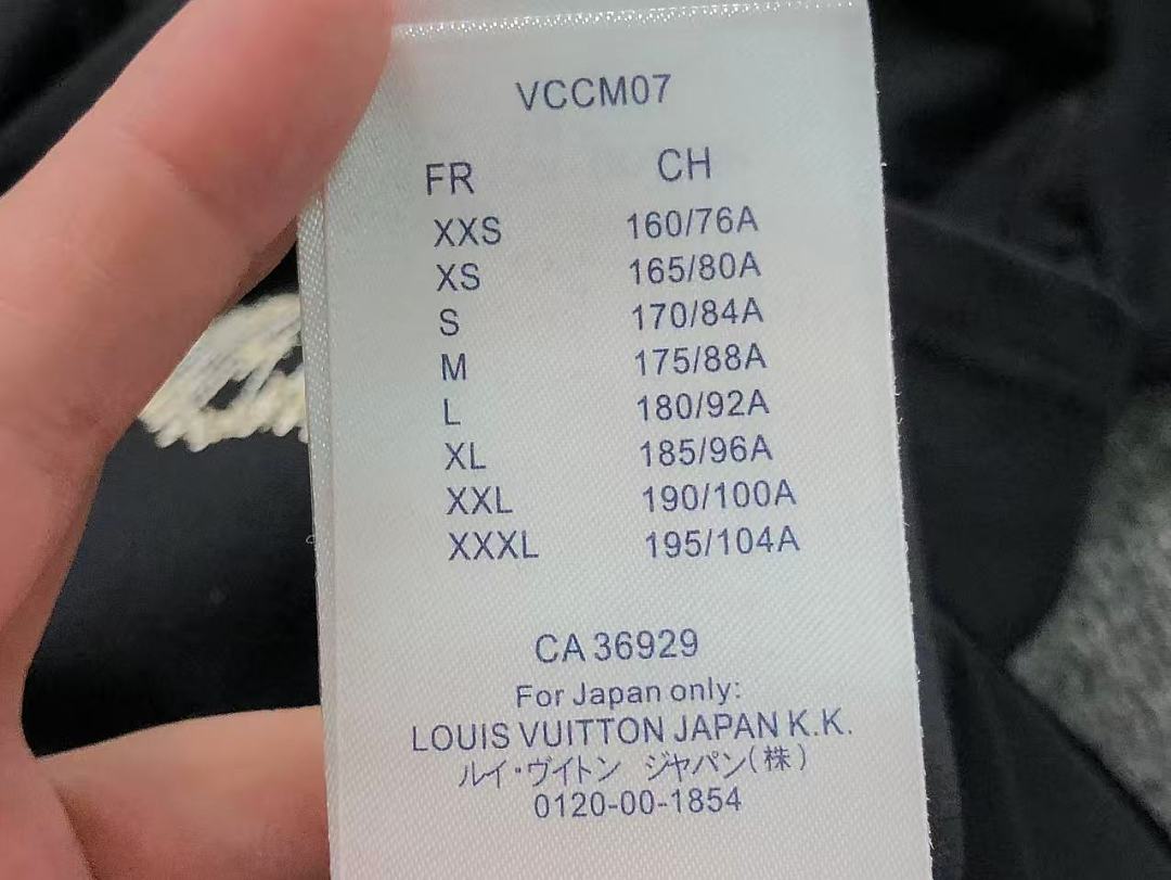 Louis Vuitton 139 L⭐ LONG SLEEVED 3207240721 (Im 170Cm 60Kg I Wear Size M In The Phot) - Image 24