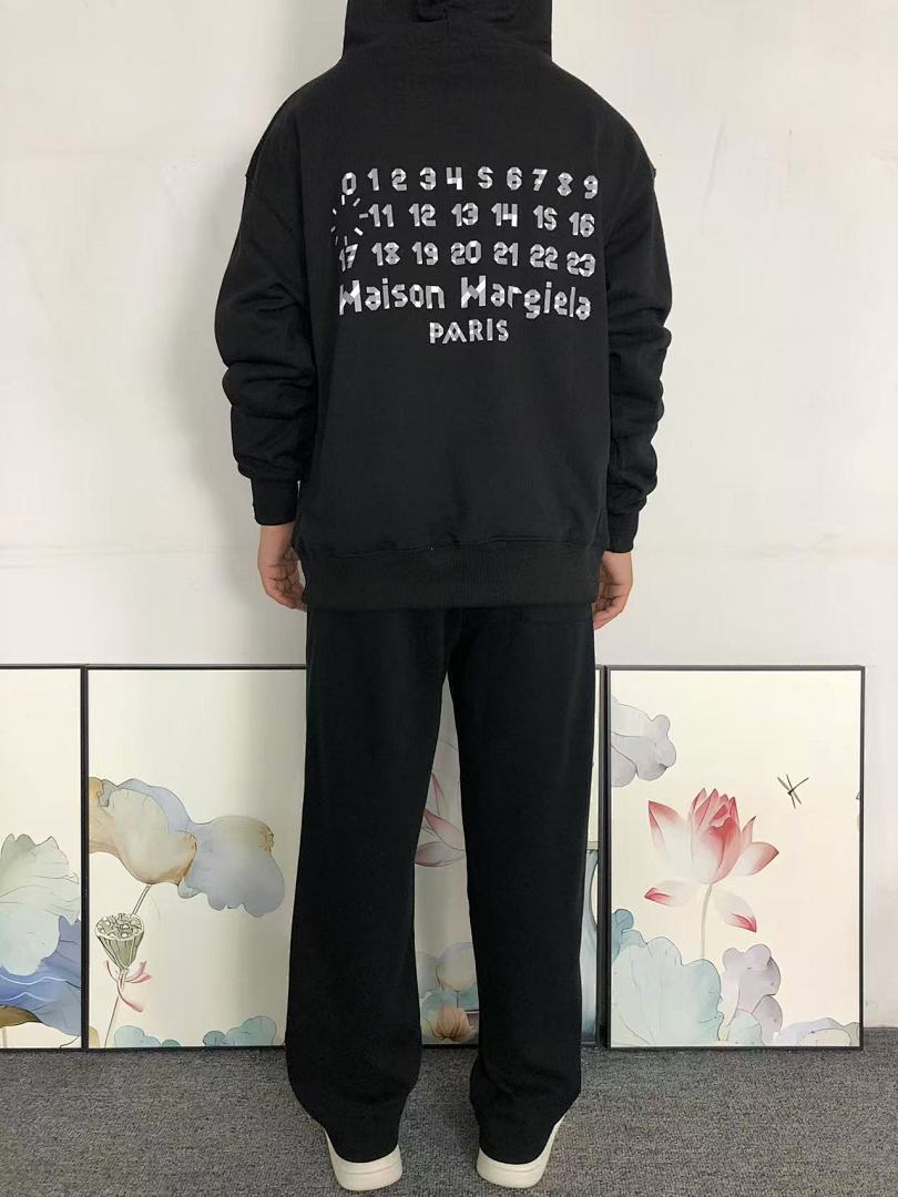 On Running 138 MAISON MARGIELA HOODIE 5123007162 (Im 170Cm 60Kg I Wear Size S In The Phot) - Image 4