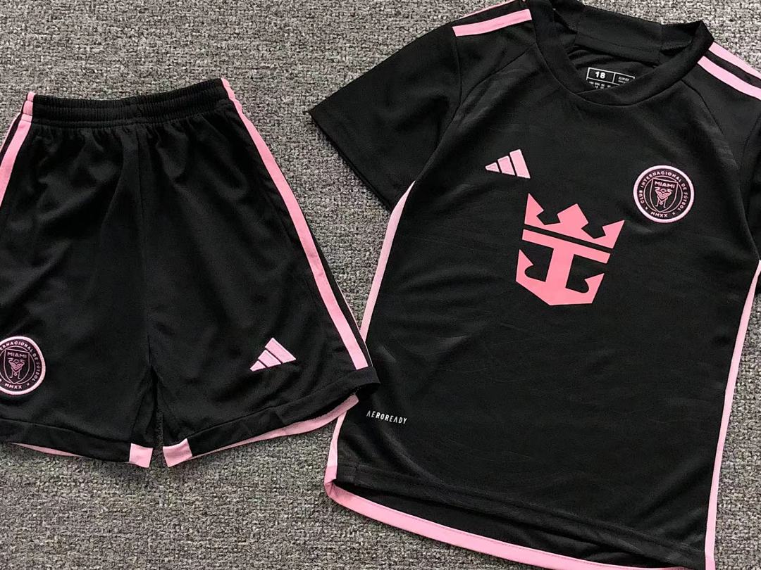 Chanel 68 FOOTBALL T-SHIRT SHORTS - Image 5
