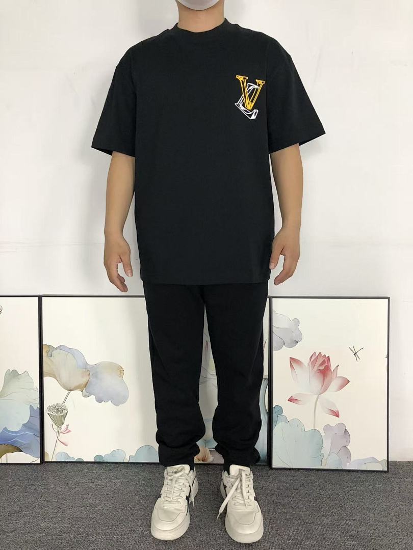 Louis Vuitton 118 L⭐ T-SHIRT 5111401147 (Im 170Cm 60Kg I Wear Size M In The Phot) - Image 3