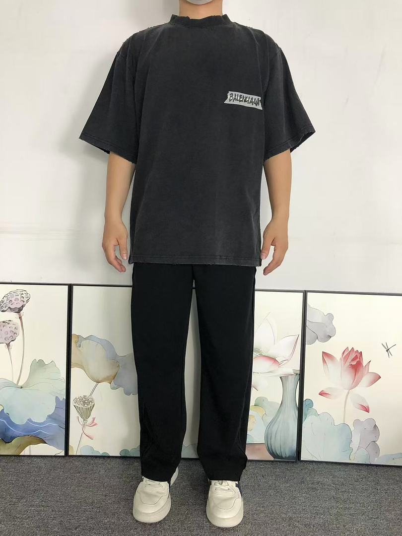 Balenciaga 135 B⭐L⭐⭐⭐IA⭐A T-SHIRT 42042413163 (Im 170Cm 60Kg I Wear Size XS In The Phot) - Image 3