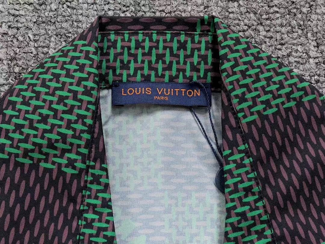 Louis Vuitton 116 L⭐ SHIRT 211050439 (Im 170Cm 55Kg I Wear Size L In The Phot) - Image 14