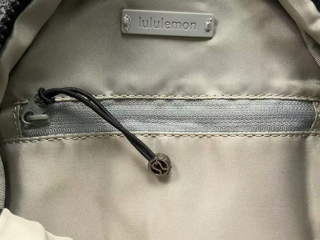 On Running 218 LULULEMON BAG 3205080523 (Long 19CM* Wide 8CM* High 32CM) - Image 39