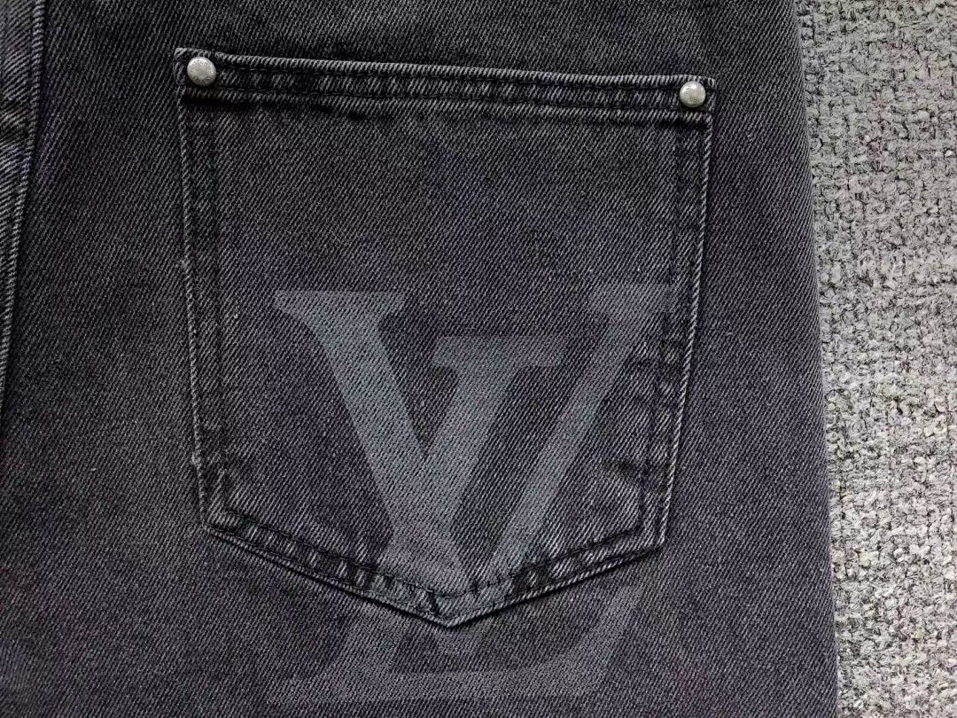 Louis Vuitton 195 L⭐ - Image 10