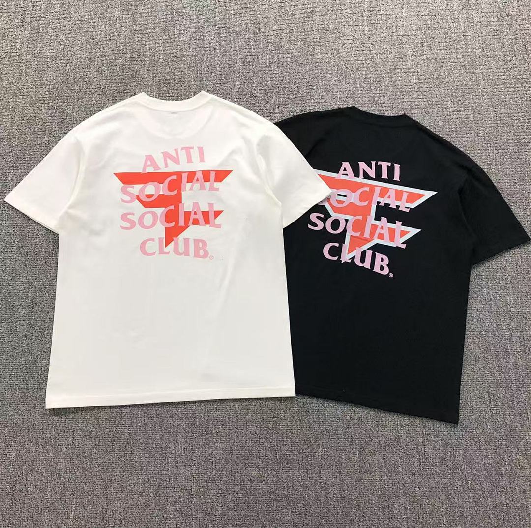 Christian Louboutin 85 ANTI SOCIAL CLUB T-SHIRT 111043702 (Im 170Cm 57Kg I Wear Size M In The Phot), photo 1