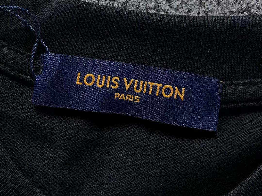 Louis Vuitton SHORTS 158 L⭐ T-SHIRT 2208020415 (Im 170Cm 60Kg I Wear Size S In The Phot) - Image 19