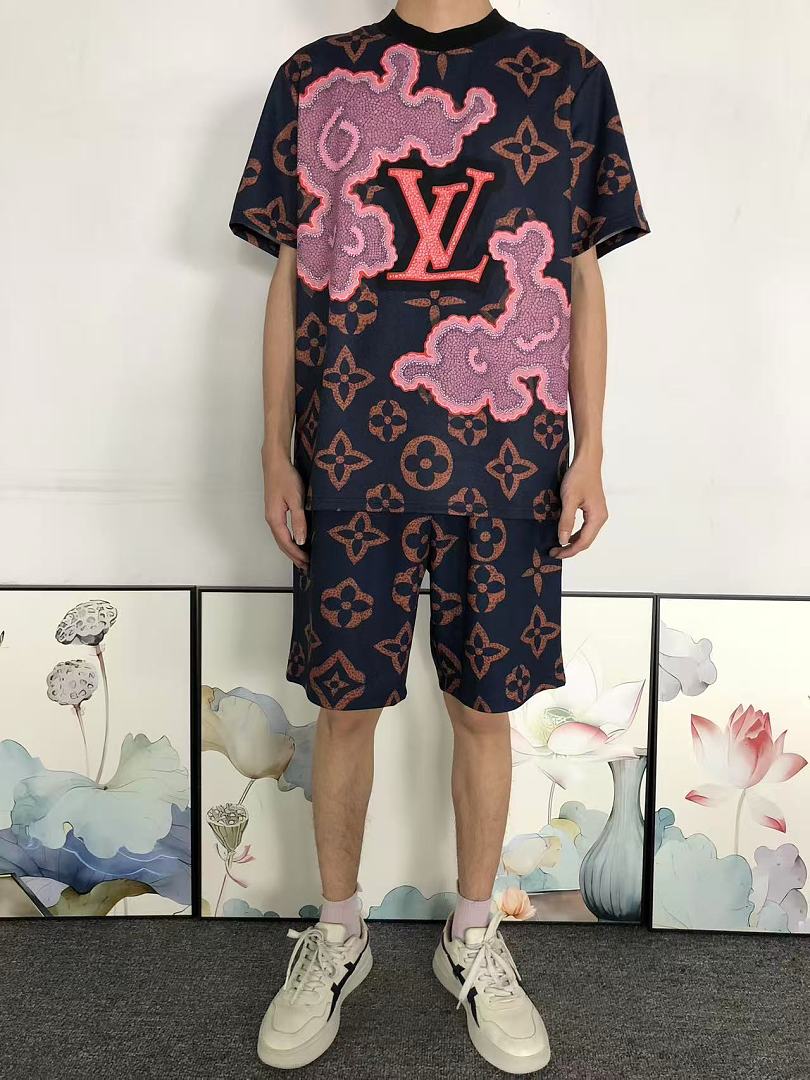 Louis Vuitton SHORTS175 L⭐ T-SHIRT SHORTS 22050509125 (Im 170Cm 60Kg I Wear Size M In The Phot) - Image 4