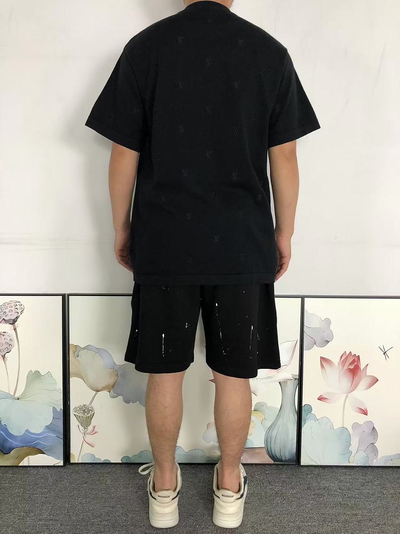 Louis Vuitton 195 L⭐ T-SHIRT 22060109125 (Im 170Cm 60Kg I Wear Size M In The Phot) - Image 4