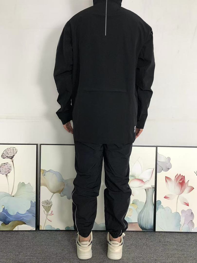 On Running 188 ON JACKET 2205270704 (Im 170Cm 60Kg I Wear Size L In The Phot) - Image 4