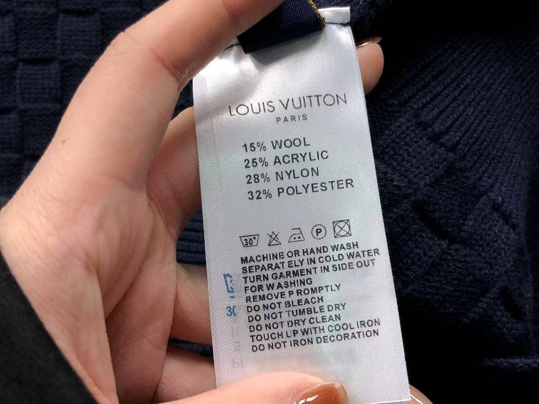 Louis Vuitton 358 L⭐ SWEATER 3111290721 (Im 170Cm 60Kg I Wear Size M In The Phot) - Image 17