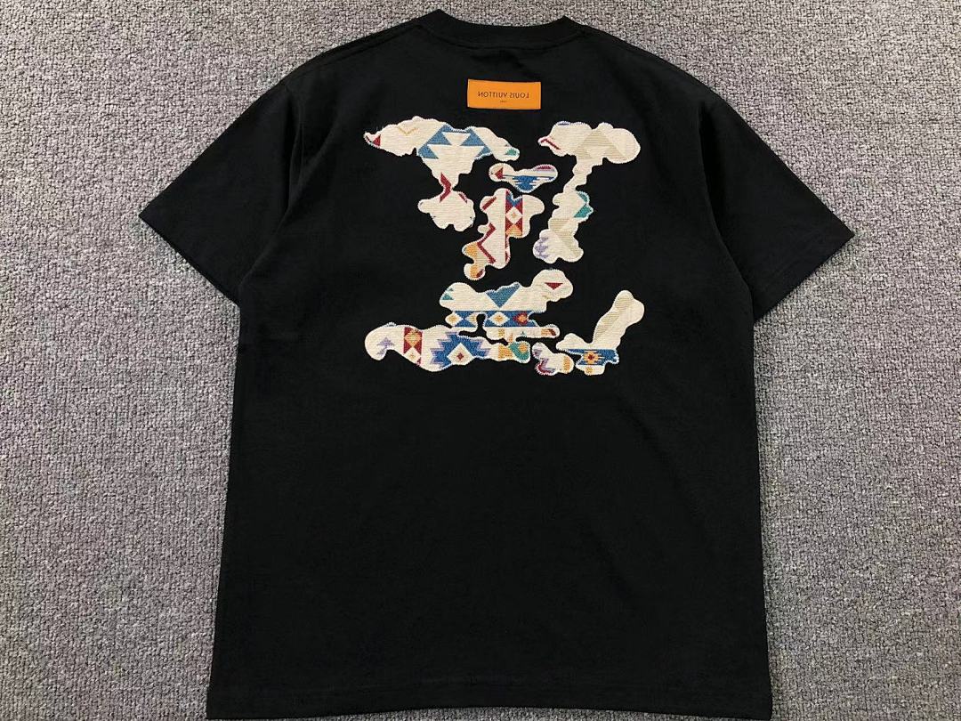 Louis Vuitton 118 L⭐ T-SHIRT 11122015137 (Im 170Cm 55Kg I Wear Size M In The Phot) - Image 7
