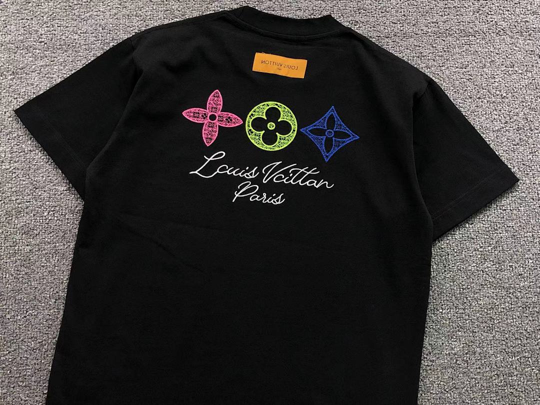 Louis Vuitton 108 L⭐ T-SHIRT 521160681 (Im 170Cm 60Kg I Wear Size S In The Phot) - Image 9