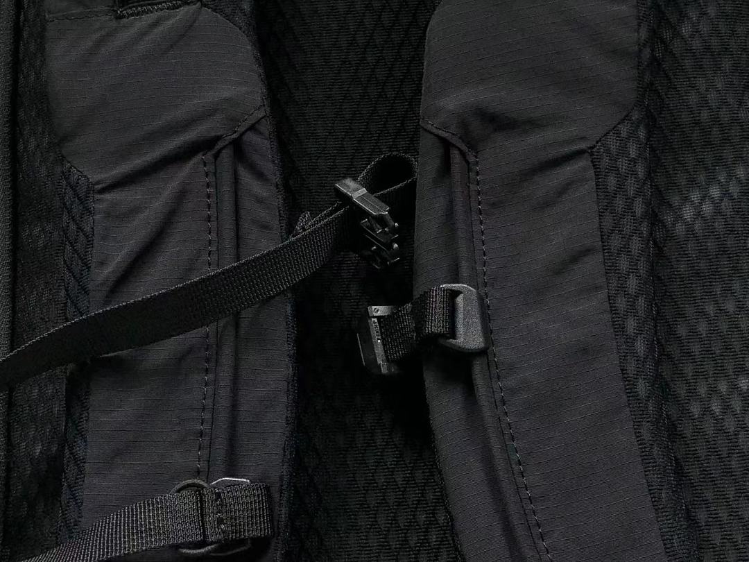 On Running 288 ON BAG 3205081223 (Long 28CM* Wide 15CM* High 48CM) - Image 31