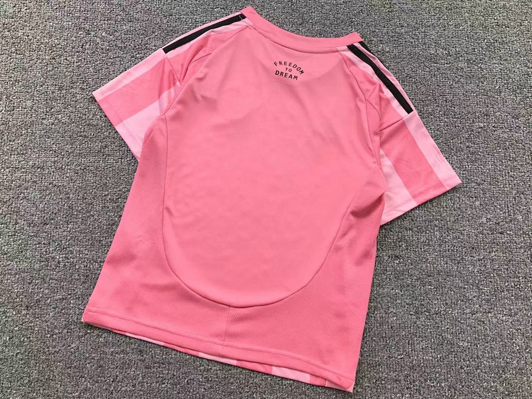 Chanel 75 FOOTBALL T-SHIRT SHORTS - Image 10