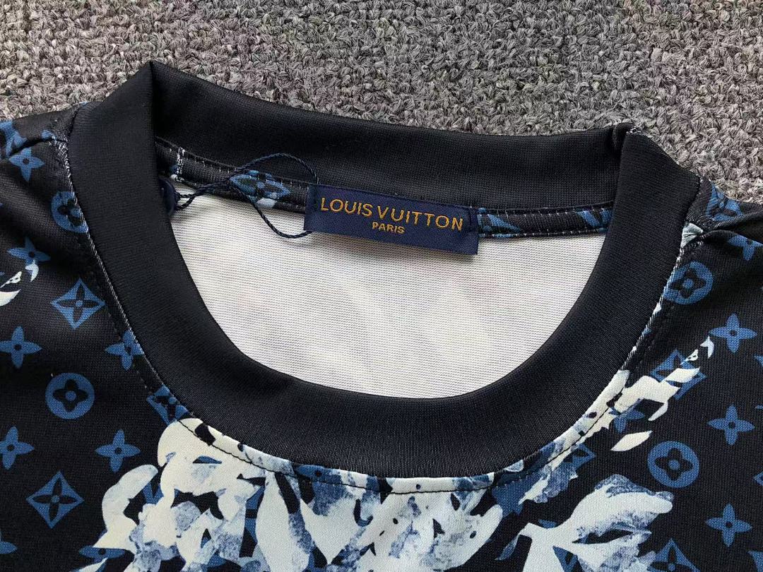 Louis Vuitton 79 L⭐ T-SHIRT 311120332 (Im 170Cm 57Kg I Wear Size M In The Phot) - Image 12