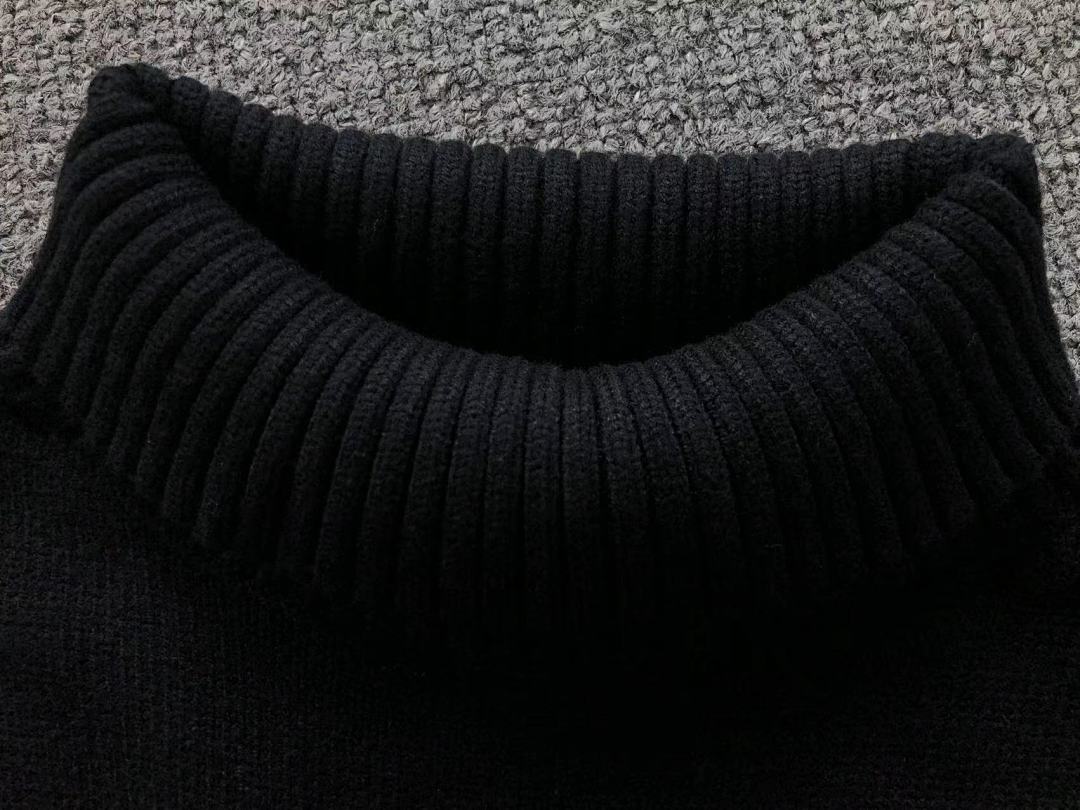 AMI 115 AMI SWEATER 510180388 (Im 170Cm 60Kg I Wear Size S In The Phot) - Image 29