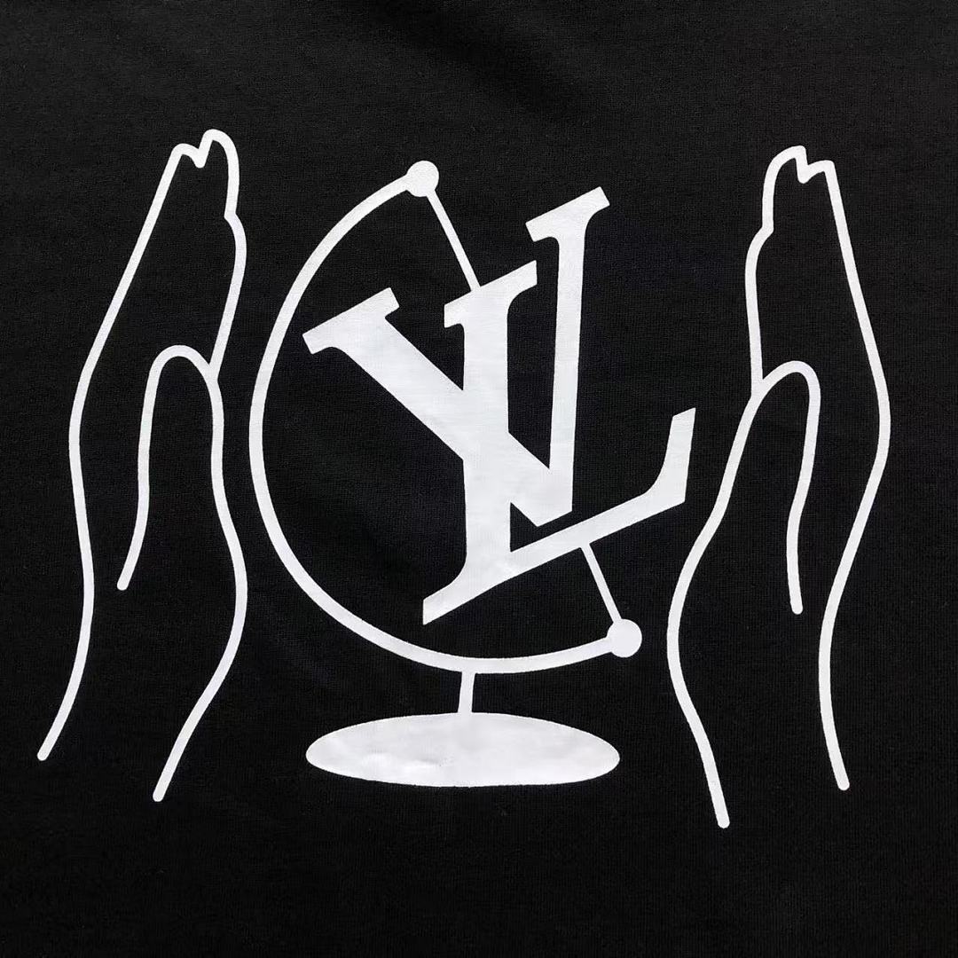 Louis Vuitton 115 L⭐ T-SHIRT 214011736 (Im 170Cm 55Kg I Wear Size S In The Phot) - Image 13