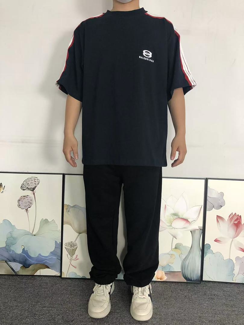 Balenciaga 135 B⭐L⭐⭐⭐IA⭐A T-SHIRT 42042602163 (Im 170Cm 60Kg I Wear Size XS In The Phot) - Image 3