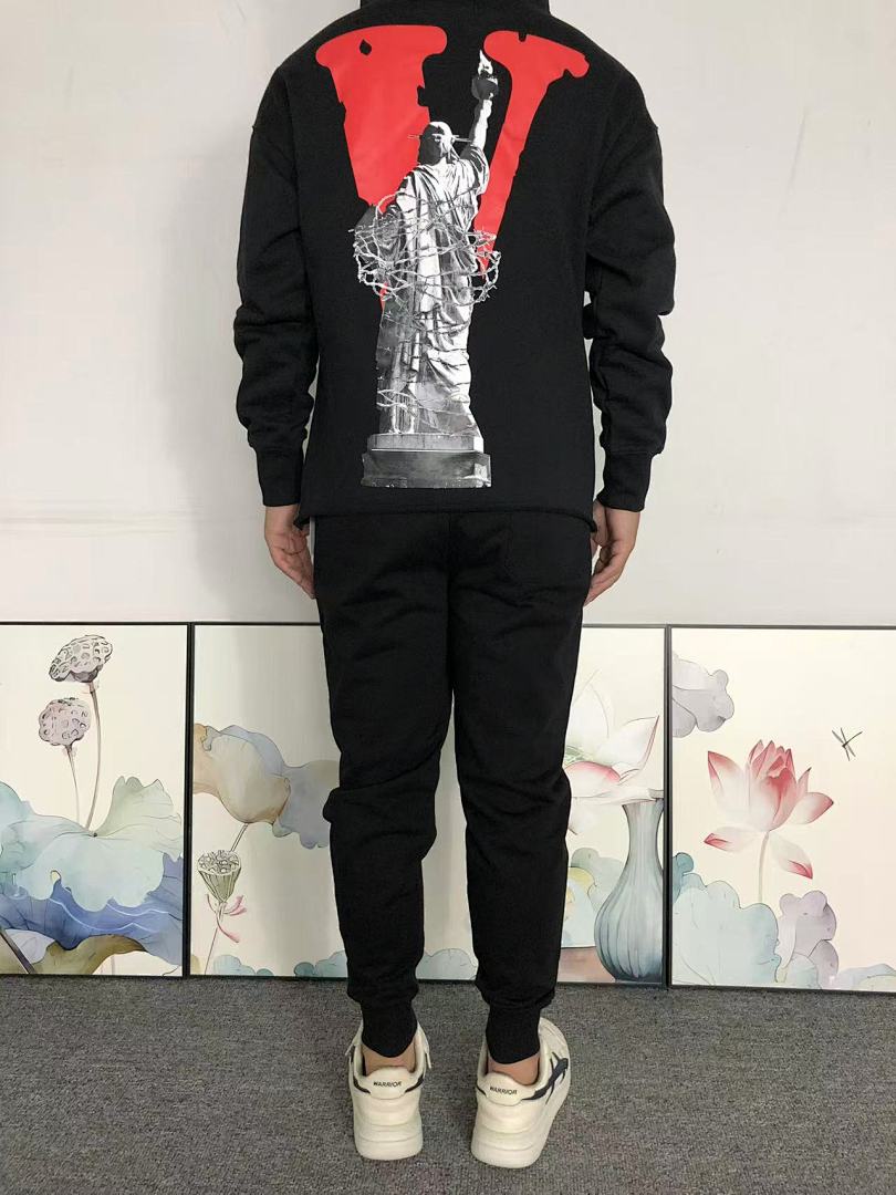 On Running 118 VLONE HOODIE 510119491 (Im 170Cm 60Kg I Wear Size S In The Phot) - Image 4