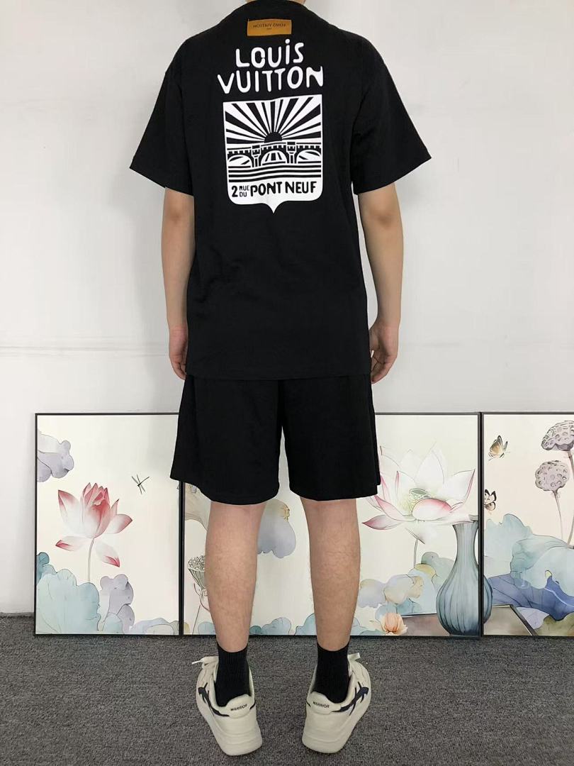 Louis Vuitton 108 L⭐ T-SHIRT 41061319126 (Im 170Cm 60Kg I Wear Size XS In The Phot) - Image 4
