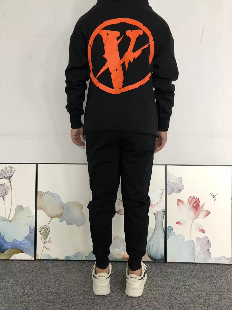 On Running 118 VLONE HOODIE 510111591 (Im 170Cm 60Kg I Wear Size S In The Phot) - Image 4