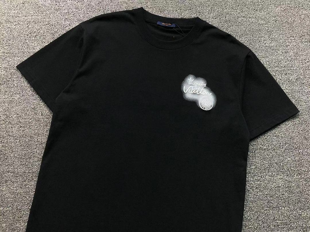 Louis Vuitton 118 L⭐ T-SHIRT 125413137 (Im 170Cm 60Kg I Wear Size L In The Phot) - Image 16