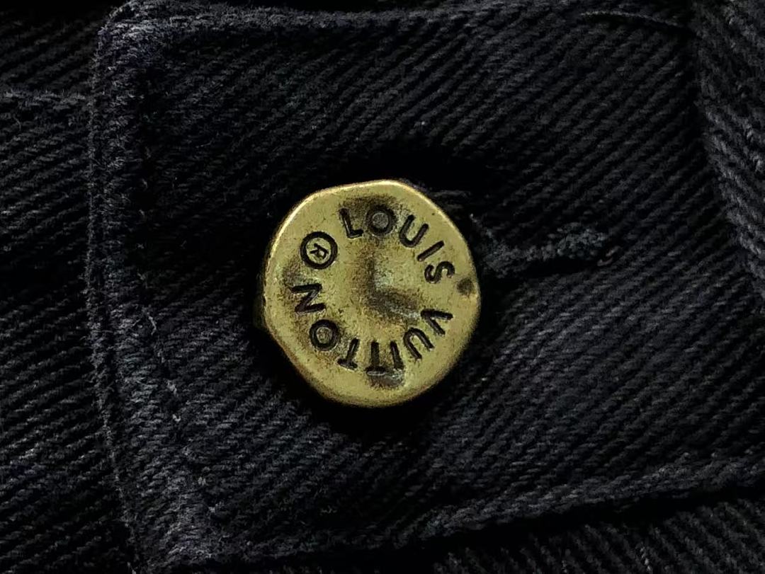 Louis Vuitton 195 L⭐ - Image 25