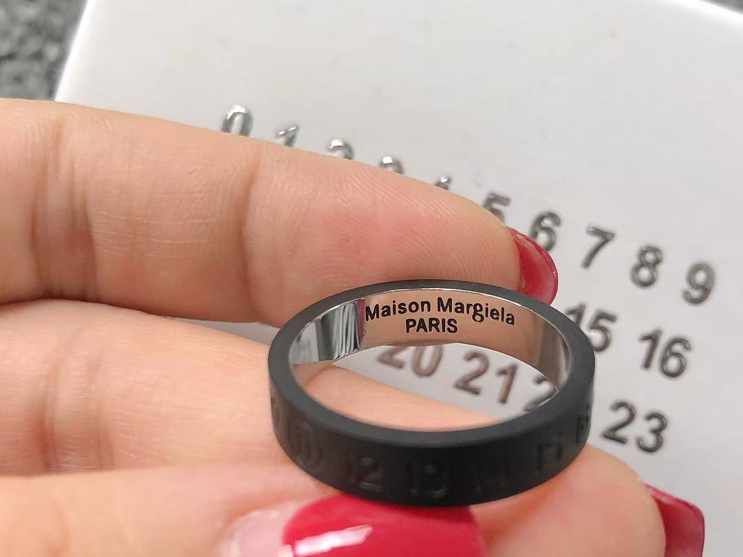 On Running 98 MAISON MARGIELA - Image 11