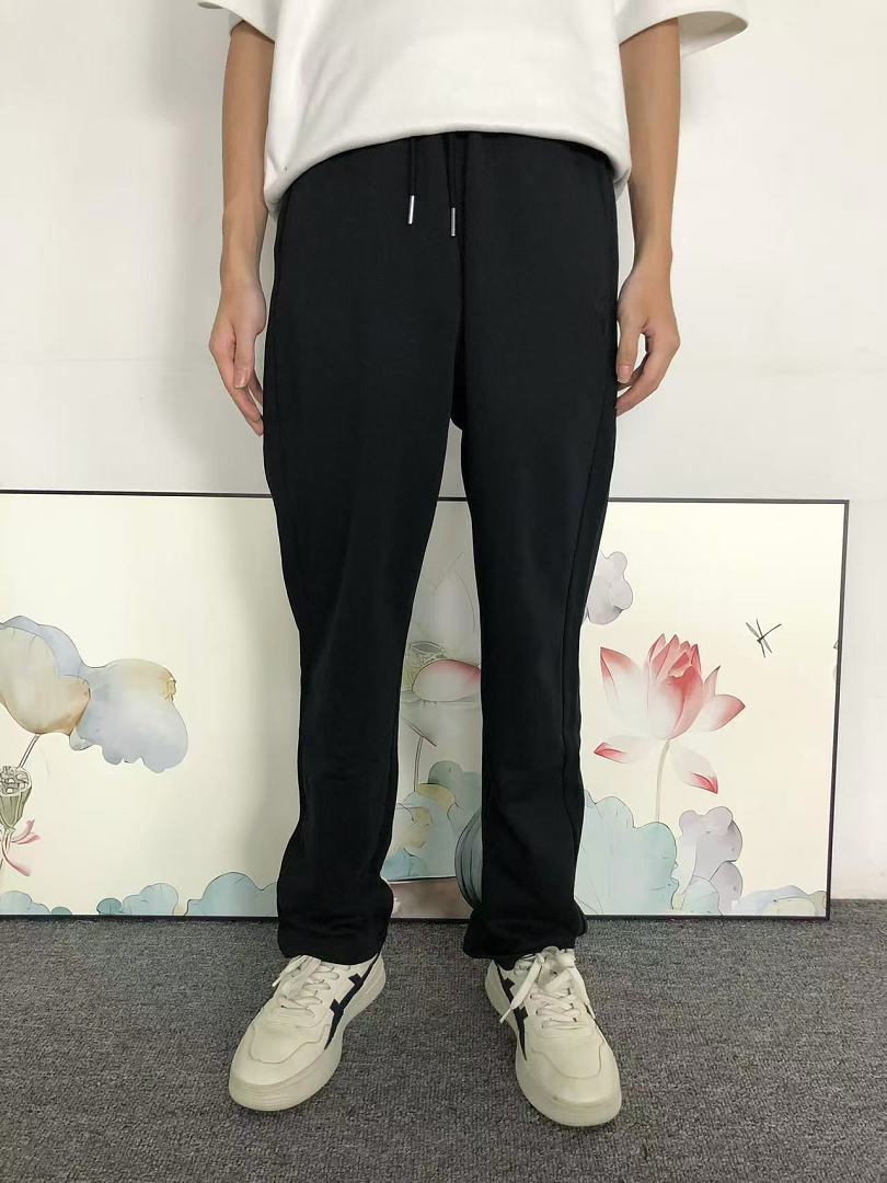 On Running 145 ON TROUSERS 2206151204 (Im 170Cm 60Kg I Wear Size L In The Phot) - Image 3
