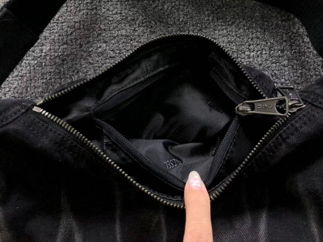 Diesel 218 DIESEL BAG 4207240275 (Long 34CM* Wide 9CM* High 20CM) - Image 9