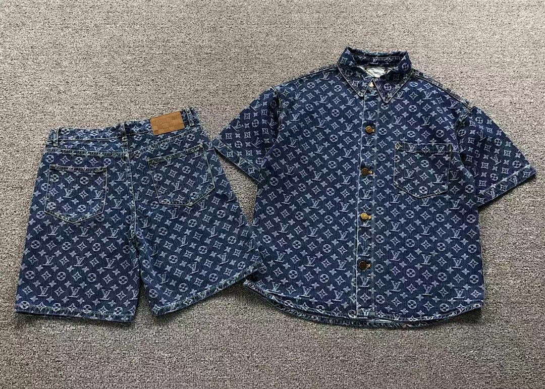 Louis Vuitton SHORTS 158 L⭐ T-SHIRT 3204091121 (Im 170Cm 60Kg I Wear Size S In The Phot) - Image 6