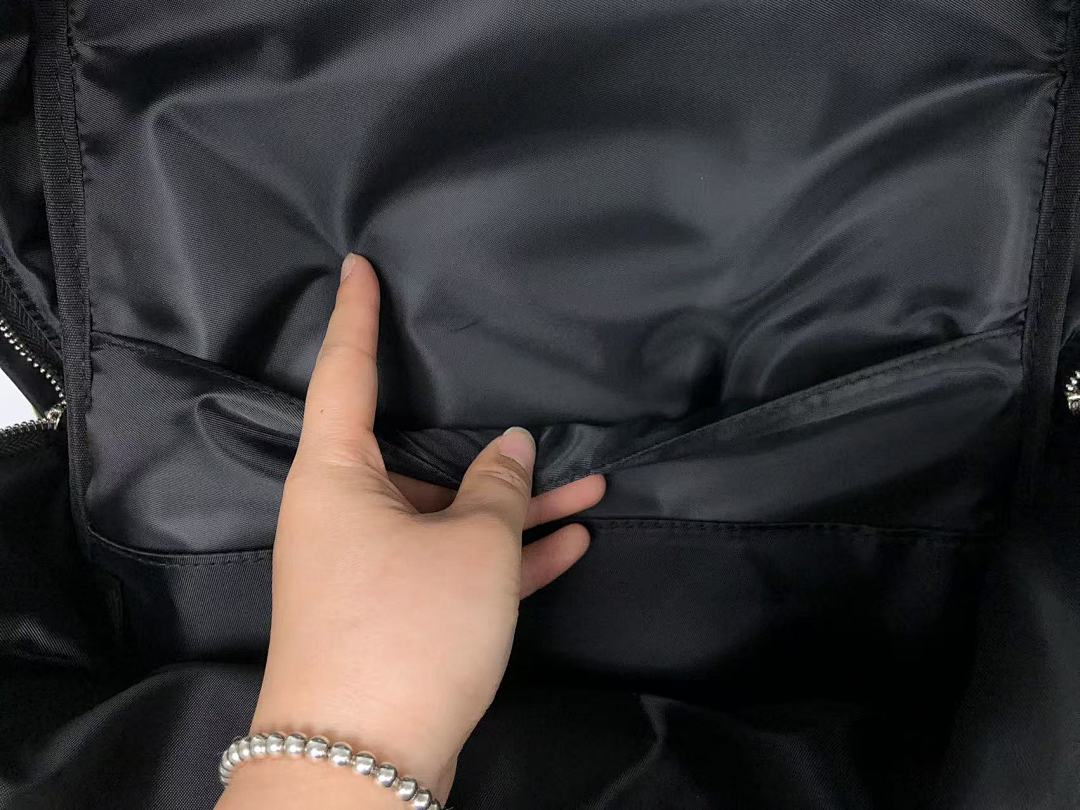On Running 235 MAISON MARGIELA BAG 1106121424 (Long 42CM* Wide 16CM*45CM) - Image 17