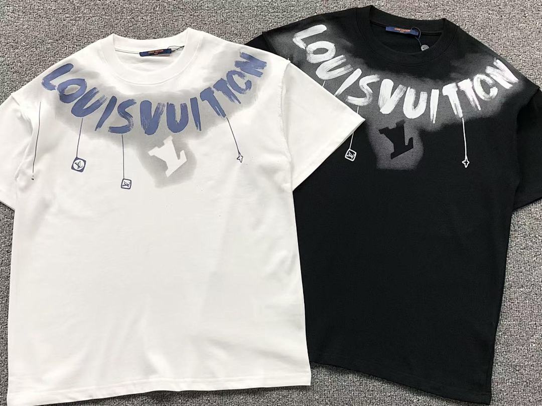 Louis Vuitton 118 L⭐ T-SHIRT 1102200352 (Im 170Cm 57Kg I Wear Size XS In The Phot) - Image 6